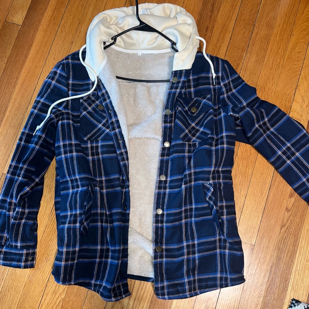 Something Borrowed Mens Medium Fuzzy Flannel with Hood
